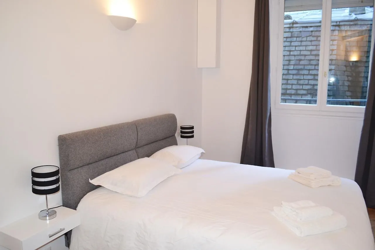 Bed & Breakfast Square 2*
