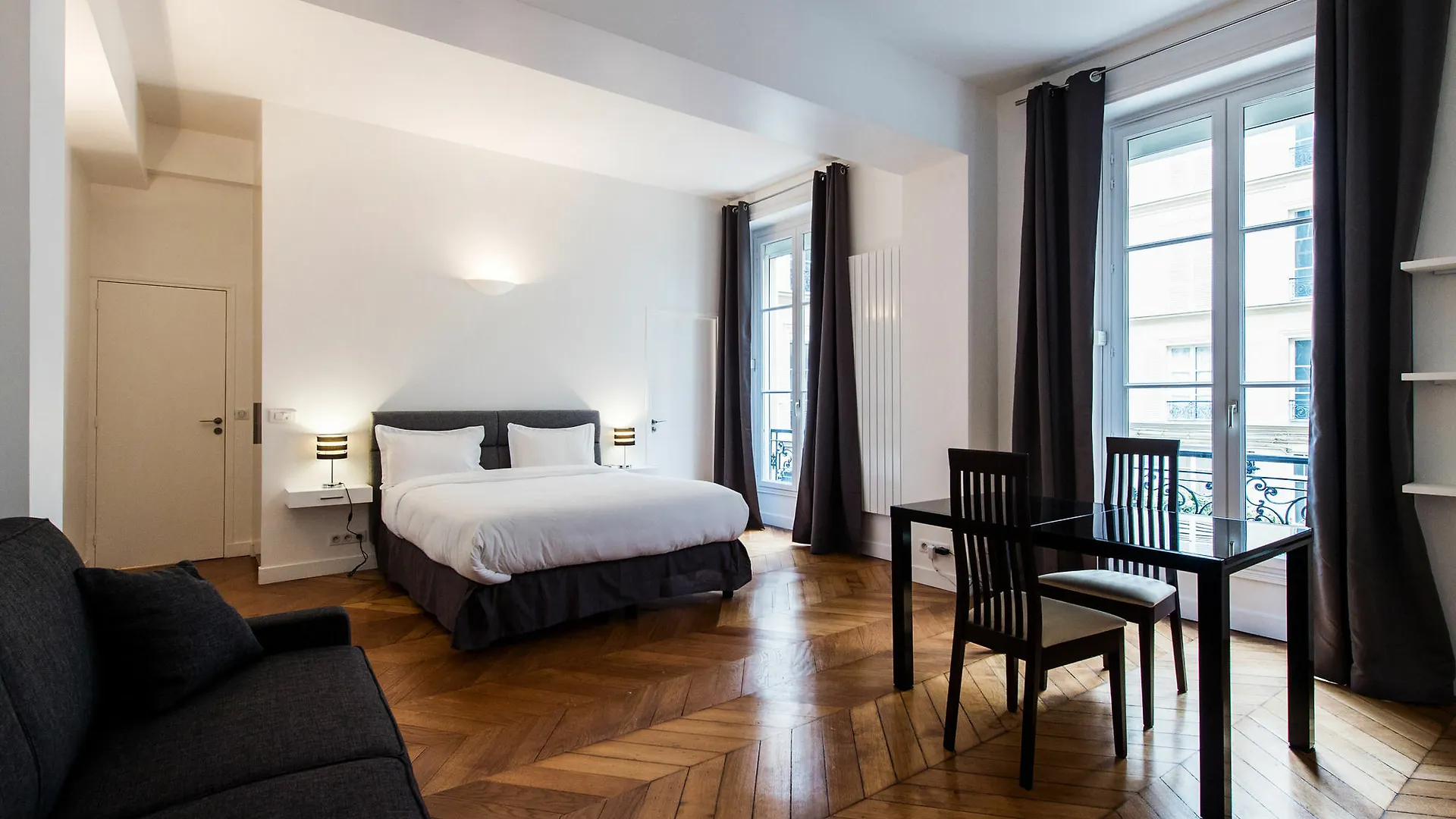 Square 2* Paris