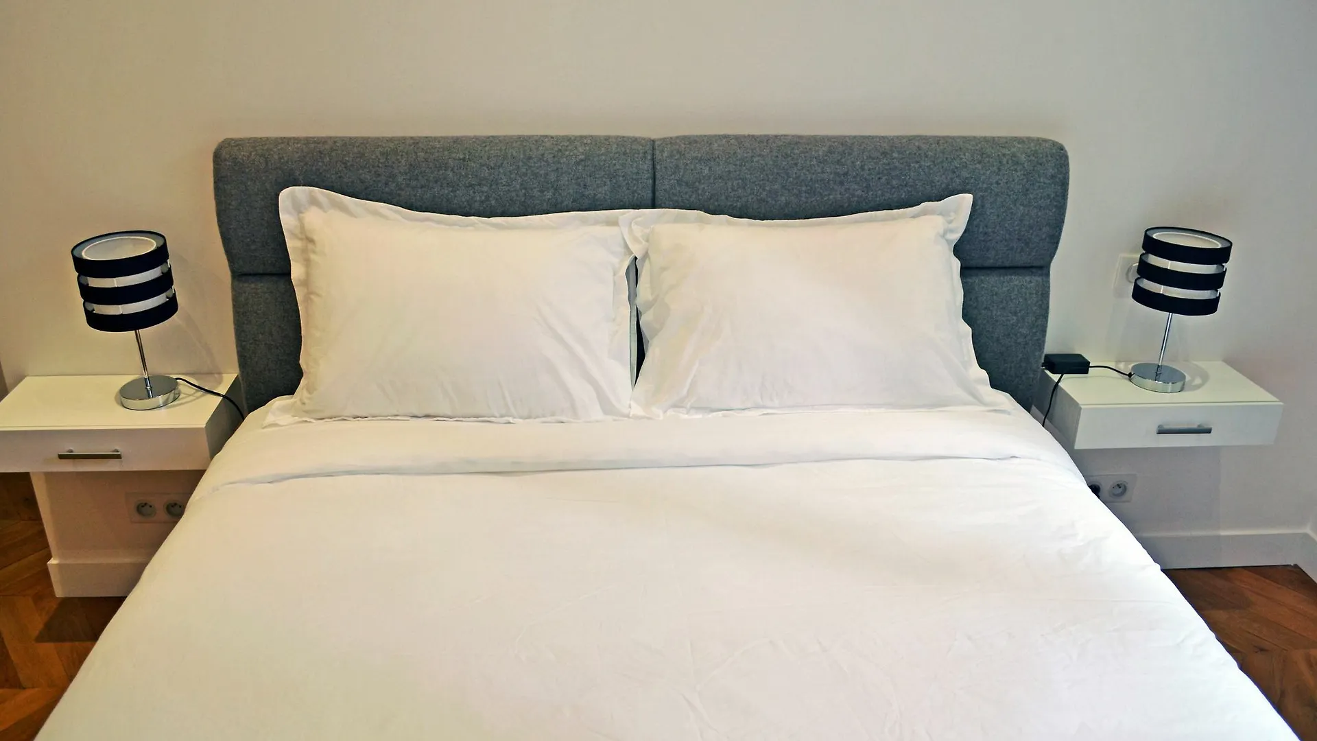 Square Bed & Breakfast