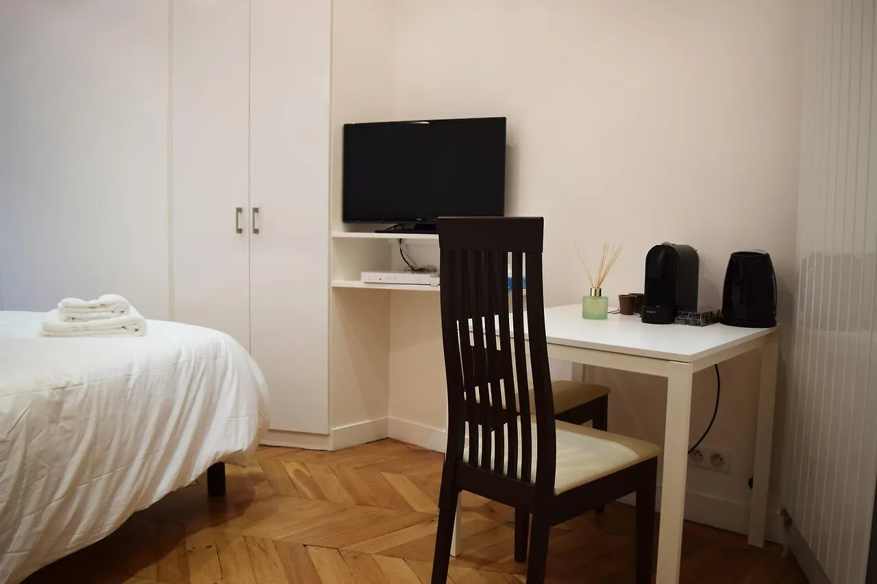 Bed & Breakfast Square