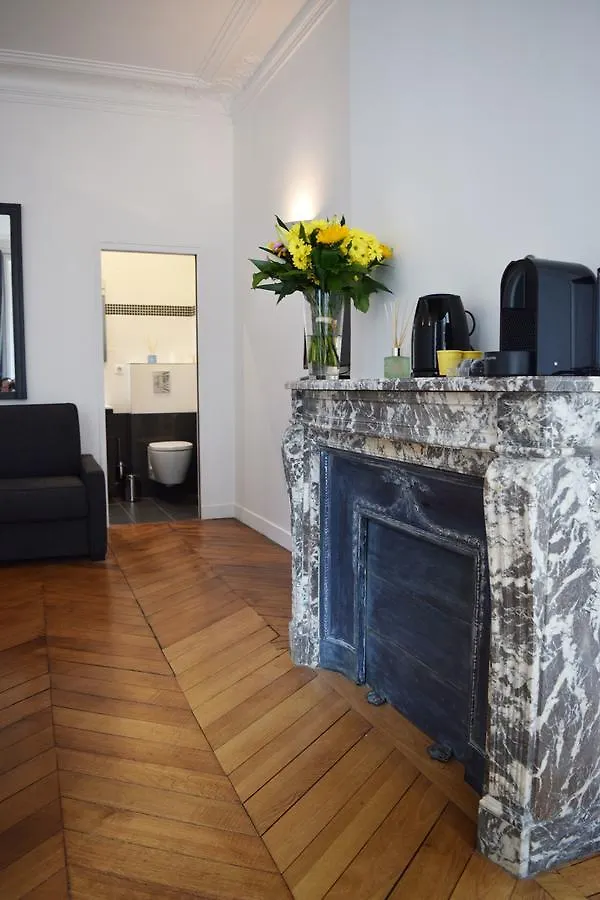 Bed & Breakfast Square 2*
